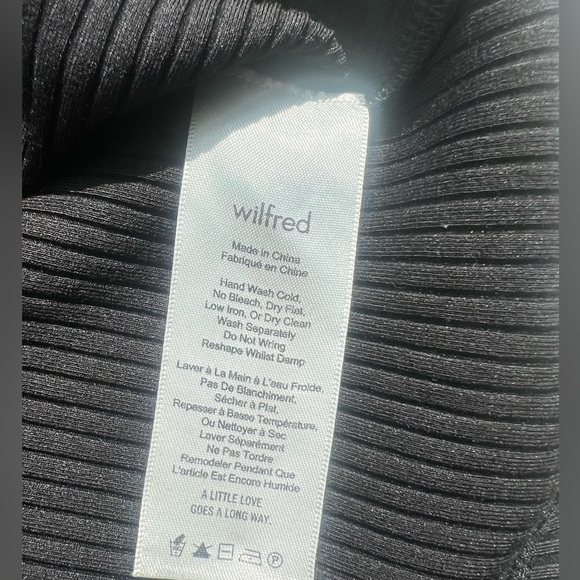 WILFRED- NIOR OFF THE SHOULDER SHORT SLEEVE SIZE S 🖤 - Picture 4 of 5